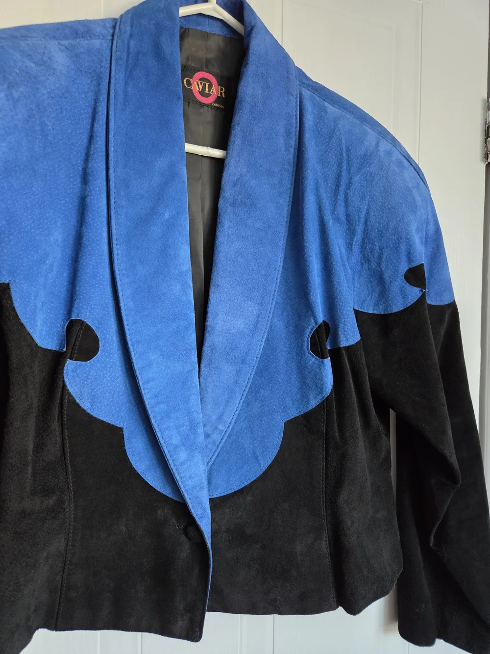 Vintage suede leather cropped jacket • electric blue & black • sculptural collar - Picture 5 of 10
